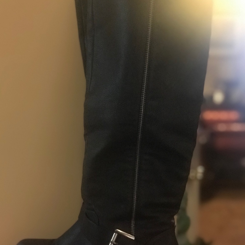 Black boots!!